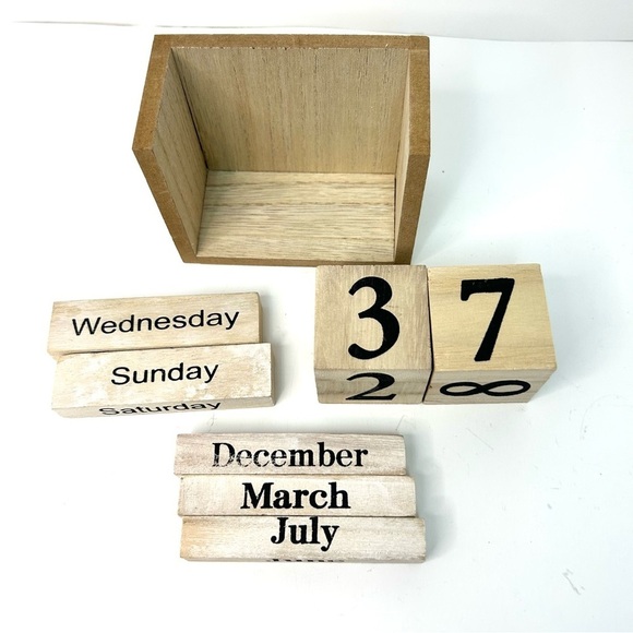 Rustic Wooden Block Calendar Date Display - Picture 6 of 9